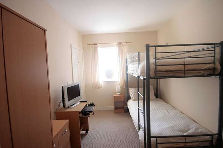 Room 17 of 121