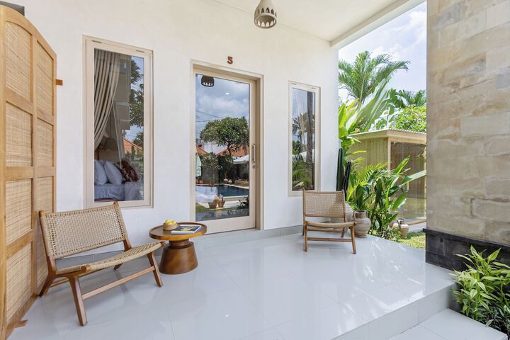 Terrace/Patio 5 of 16