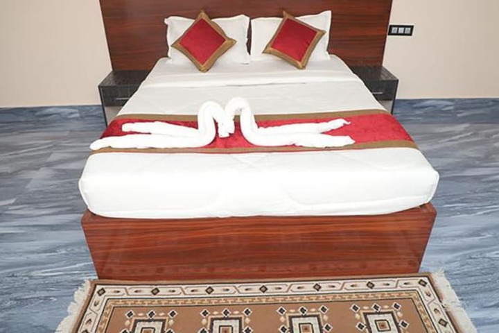 Room 10 of 21