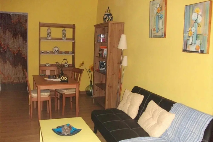 Room 3 of 8