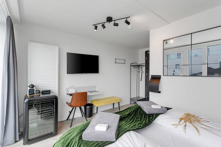 Room 83 of 123