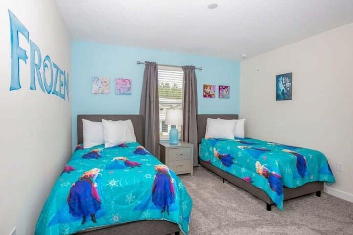 Room 9 of 49