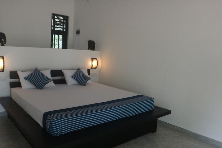 Room 5 of 30