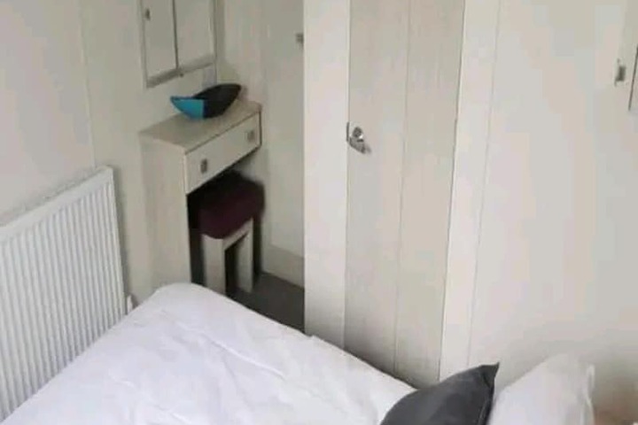 Room 2 of 23