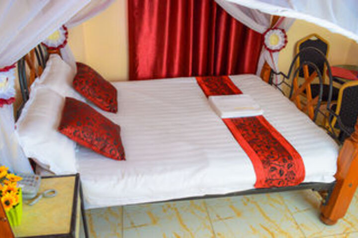 Room 16 of 27