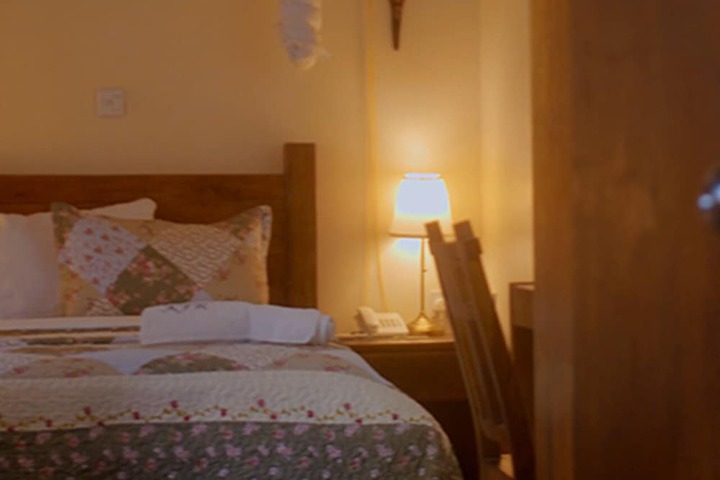 Room 27 of 64