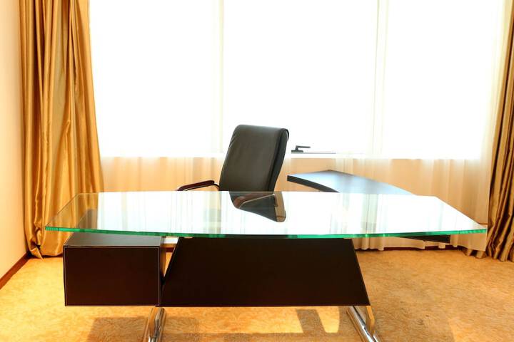 Room 50 of 76