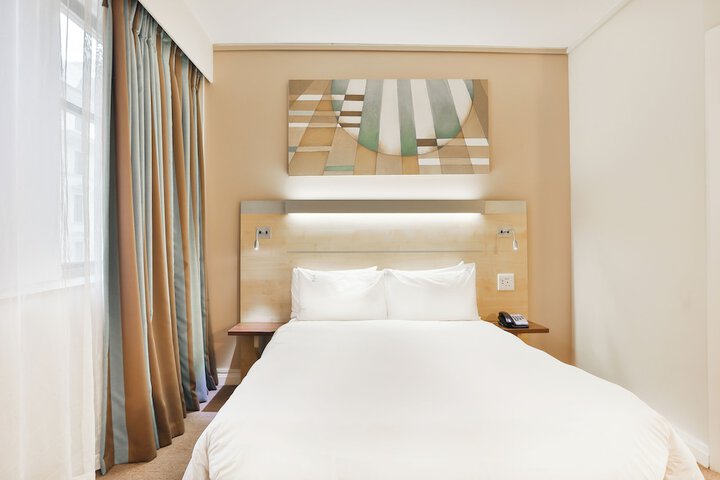 Room 25 of 96