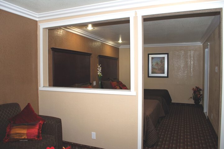 Room 8 of 26