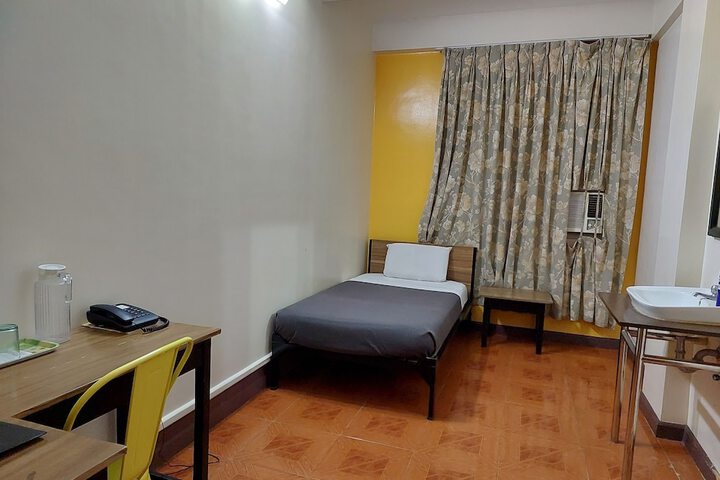 Room 15 of 23