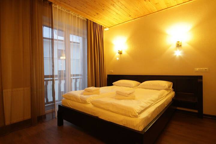 Room 9 of 63