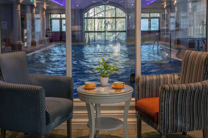 Hotel with Pool