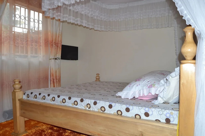 Room 8 of 8