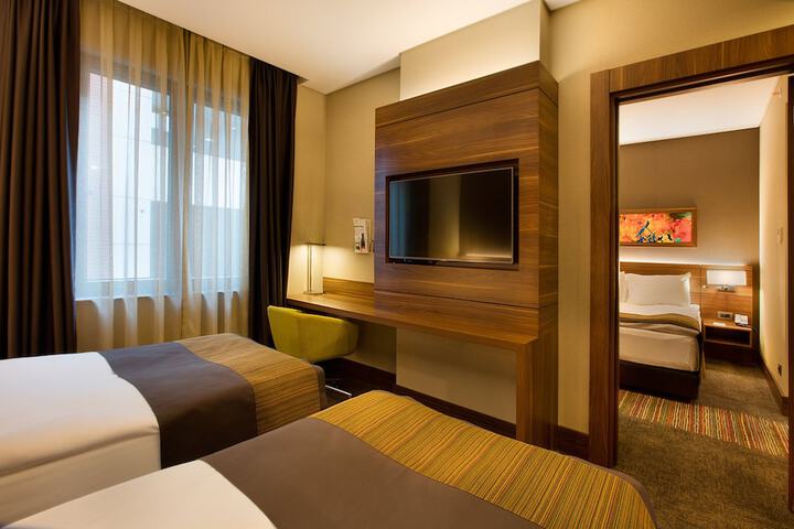 Room 32 of 109