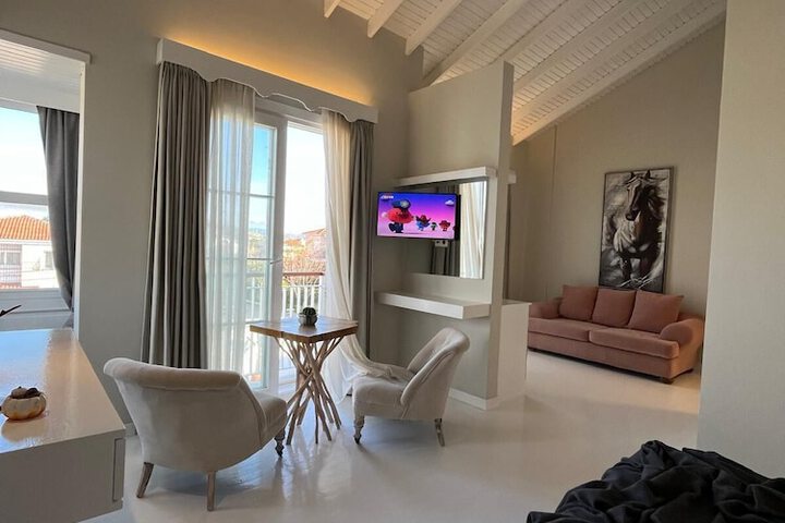 Room 5 of 72