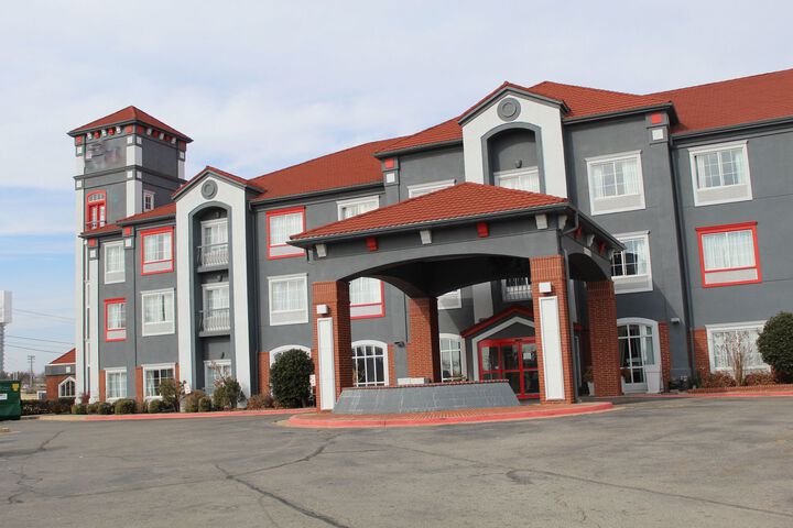 Exterior of Northwest hotel