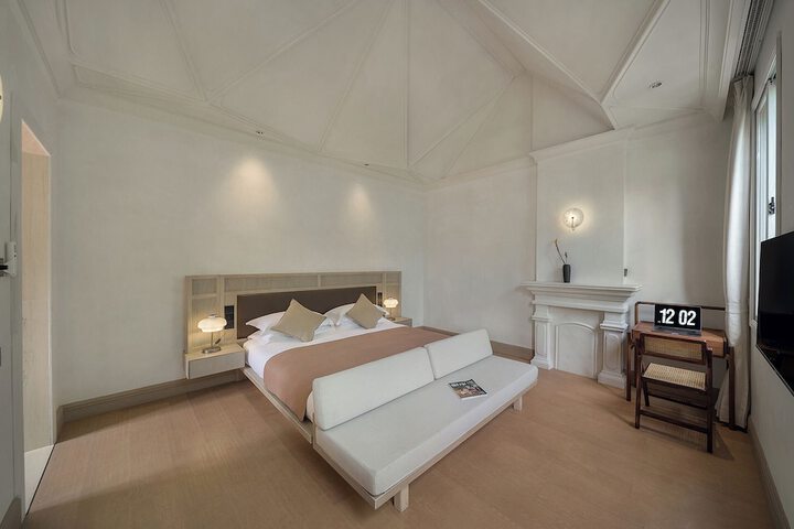 Room 11 of 85