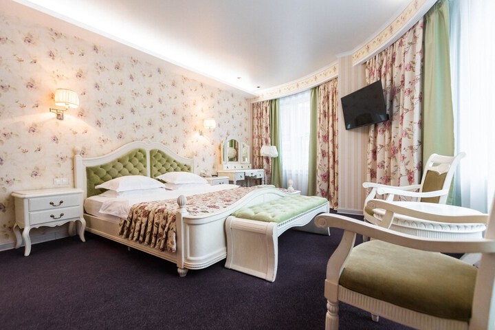 Room 12 of 96