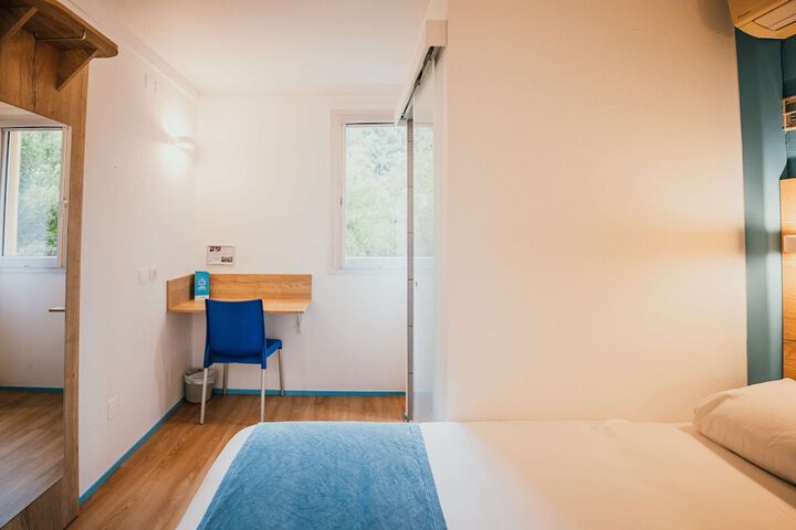 Room 12 of 46