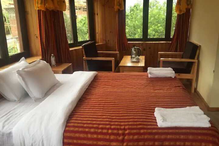 Room 3 of 18