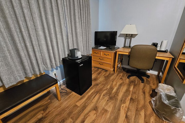 Room 8 of 85