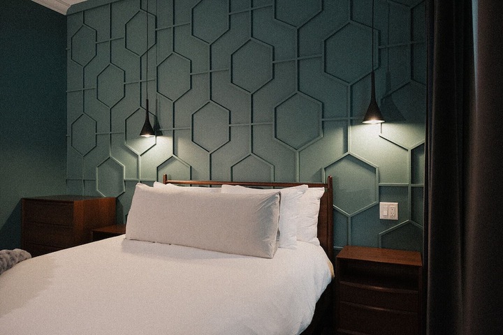 Room 9 of 37