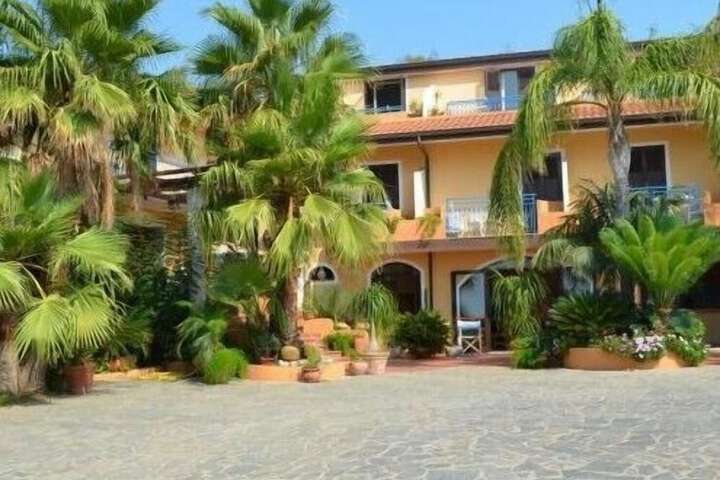 Hotel Exterior 56 of 67