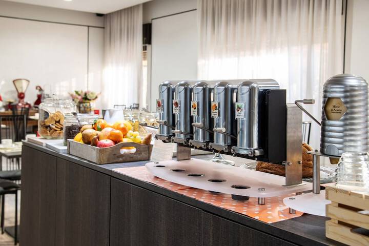 Breakfast/Coffee Service 83 of 86