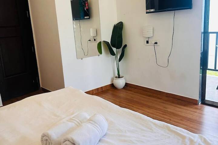 Room 7 of 34