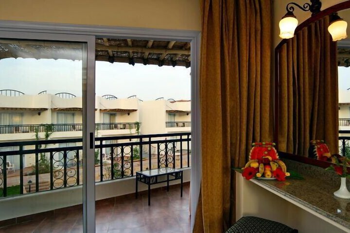 Room 4 of 19
