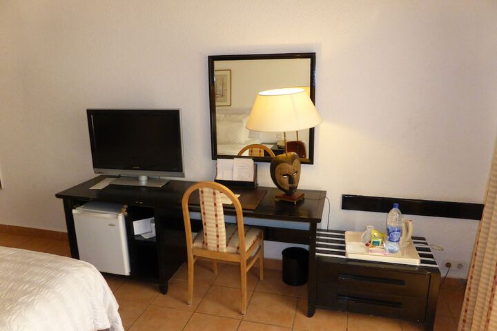 Room 7 of 32