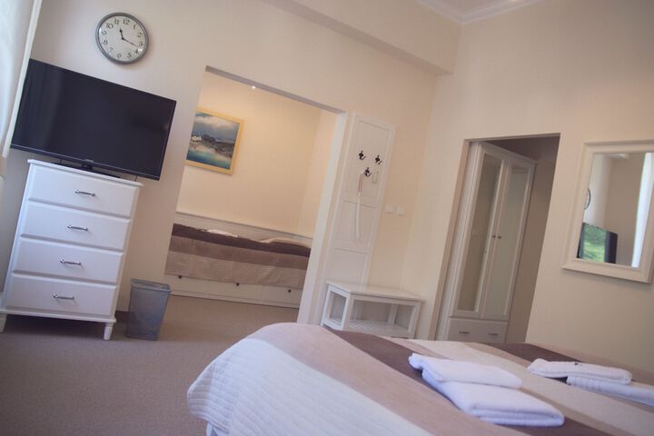 Room 17 of 39