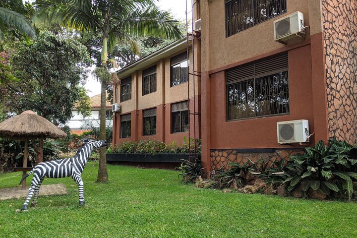 Hotel Exterior 44 of 50