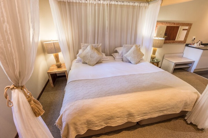 Room 8 of 42