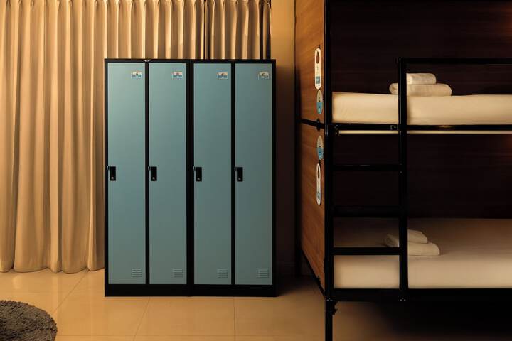 Room 34 of 62