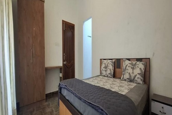 Room 10 of 26
