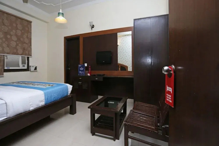 Room 3 of 13
