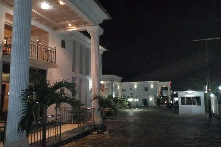 Cadestral Zone Hotel