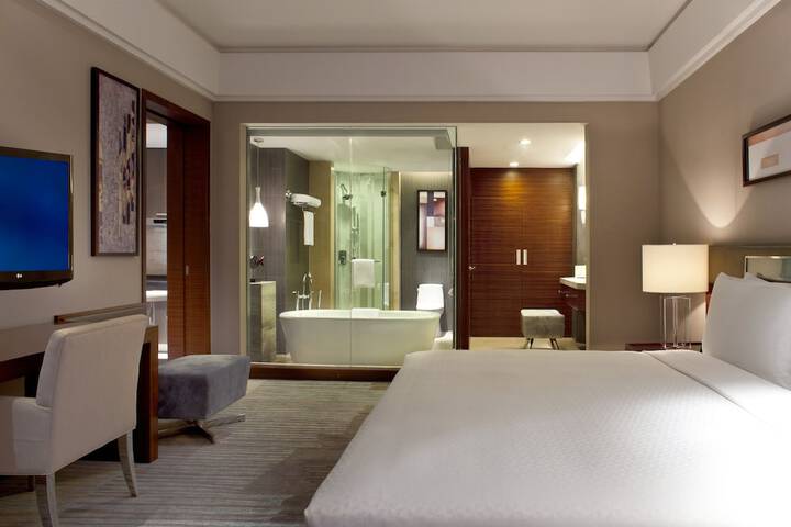 Room 5 of 33