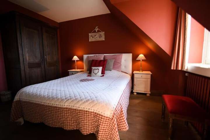Room 2 of 53