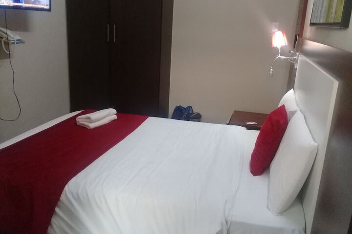 Room 11 of 38