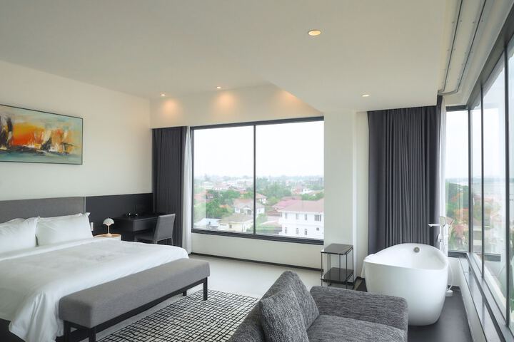 Room 19 of 100