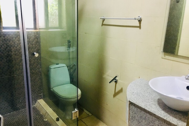 Room 21 of 37