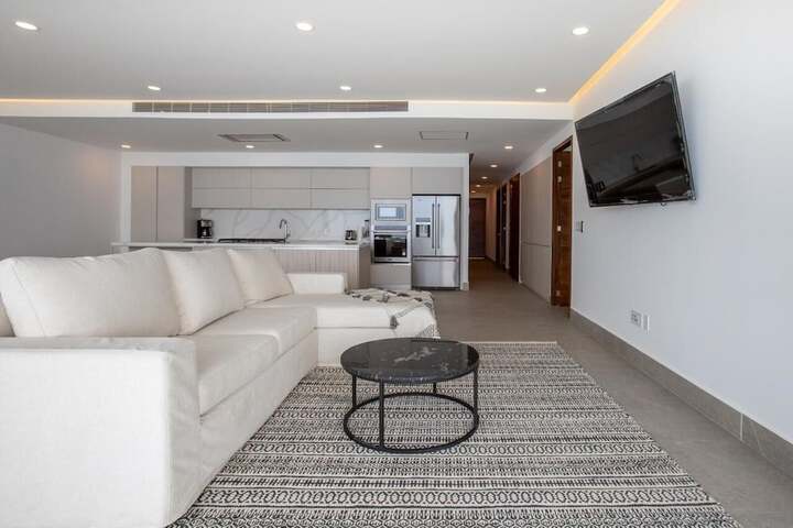 Room 5 of 42