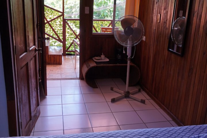 Room 16 of 107