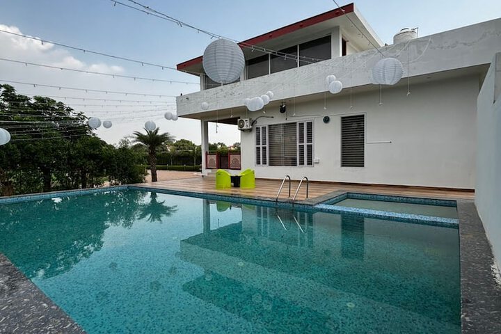 Pool 11 of 11