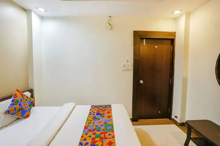 Room 3 of 8