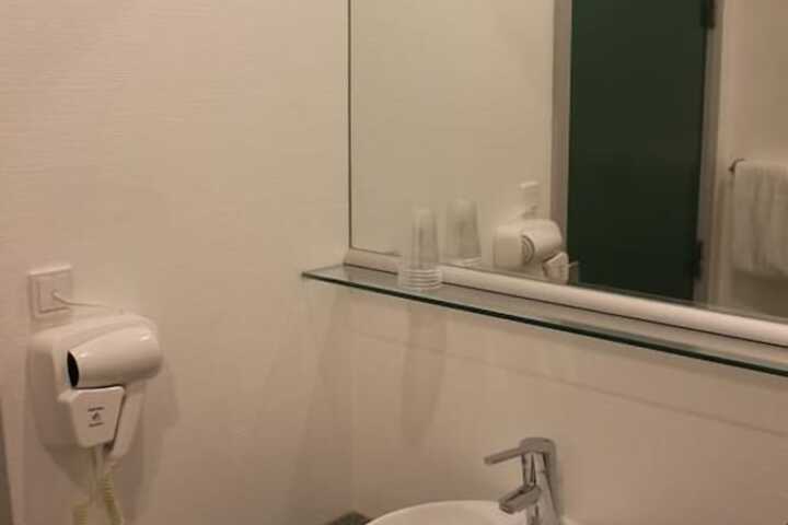 Room 15 of 58