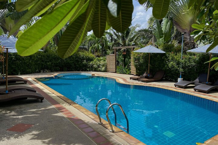 Pool Hotel