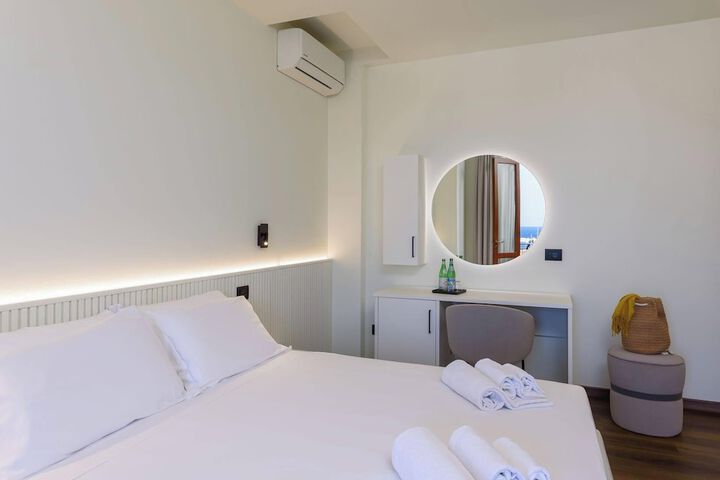 Room 9 of 116